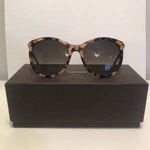 Gucci Tort cat eye sunglasses w/bamboo temple